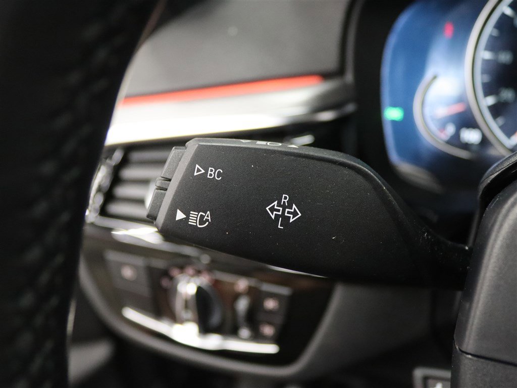 Used 2018 BMW 530i xDrive image 38