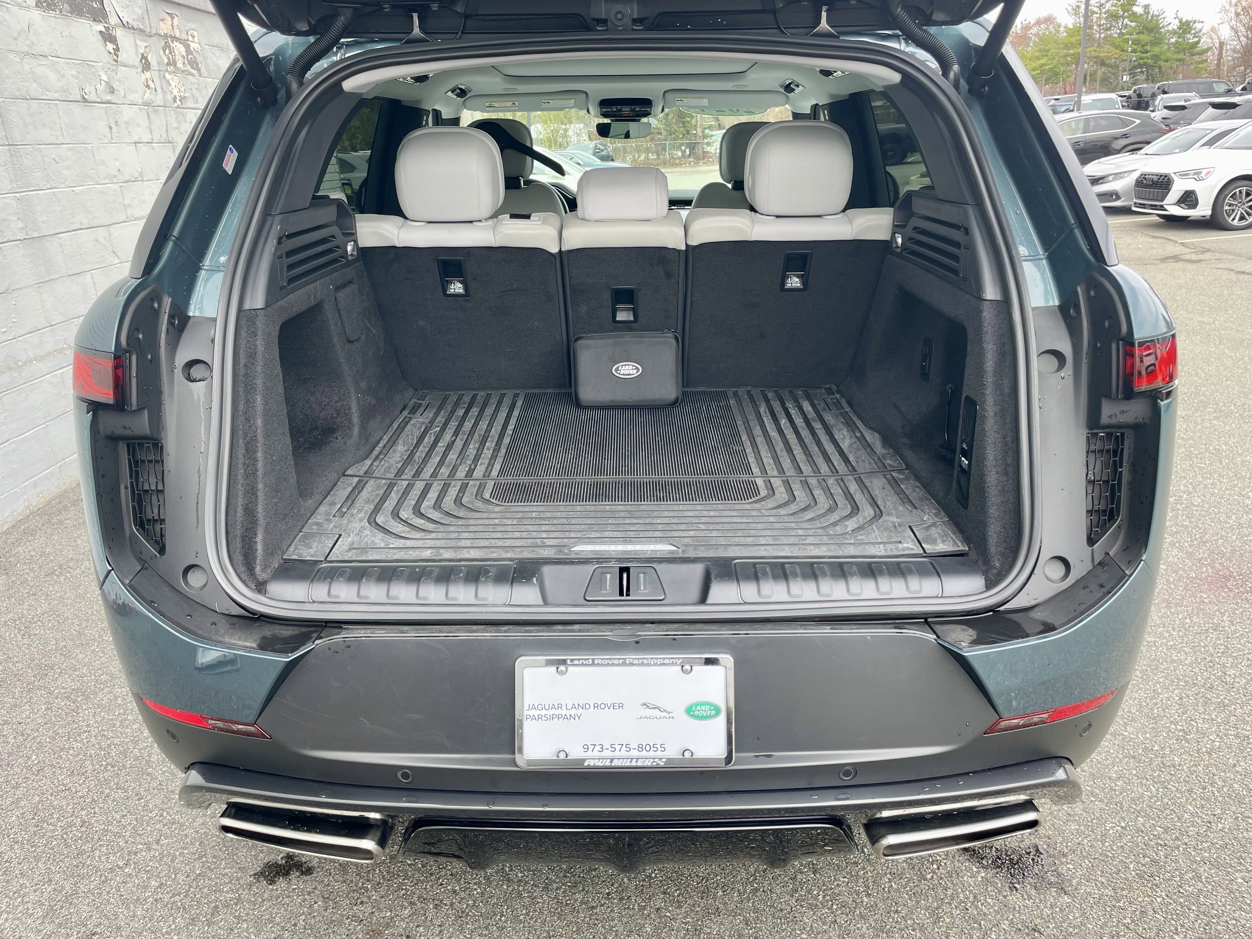 Certified 2024 Land Rover Range Rover Sport SE image 37