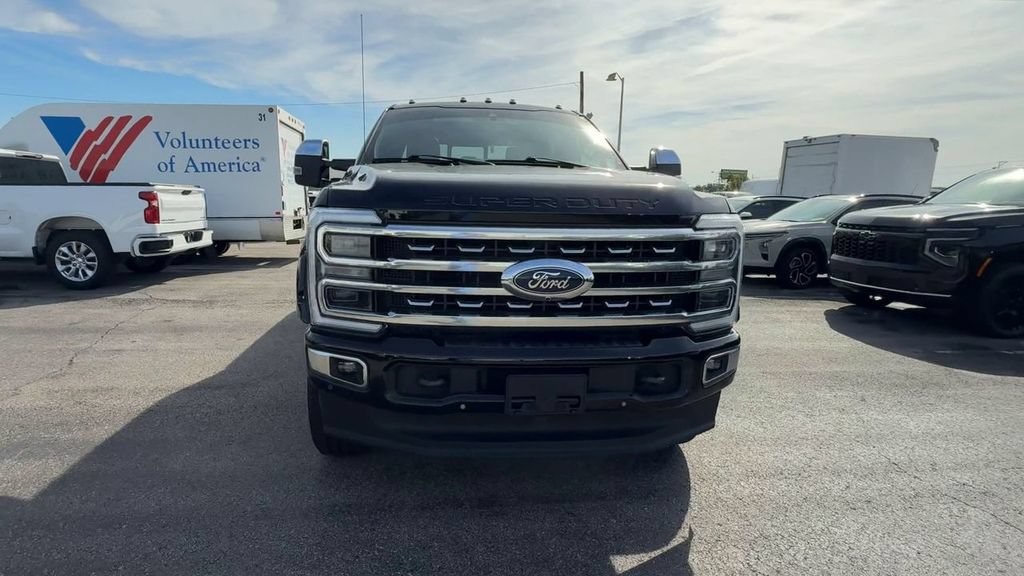 Used 2023 Ford F250 Platinum AWD/4WD image 3