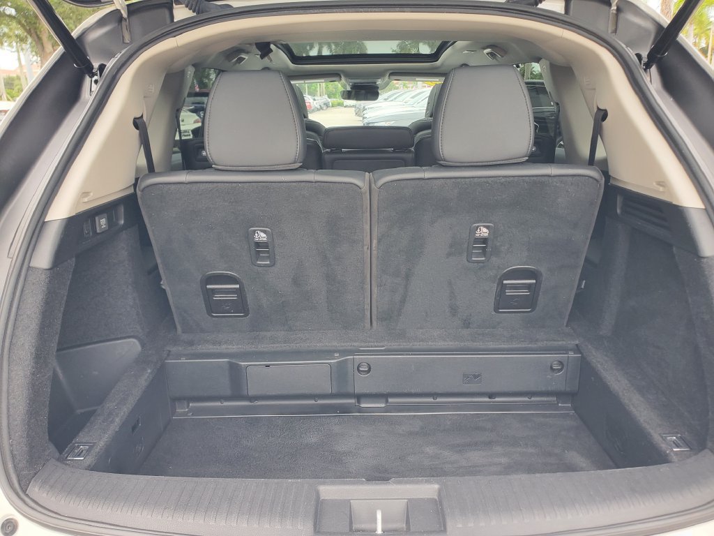 Used 2025 Acura MDX FWD image 8