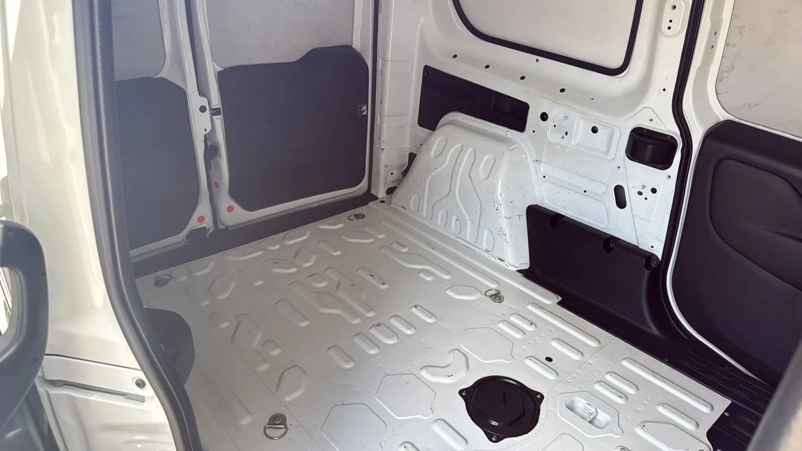 Used 2022 RAM ProMaster City Tradesman FWD image 24