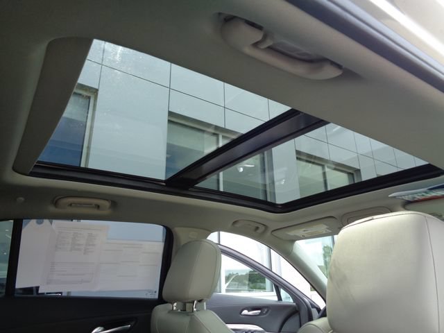 Used 2021 Cadillac XT4 Luxury w/ Cold Weather Package FWD image 29