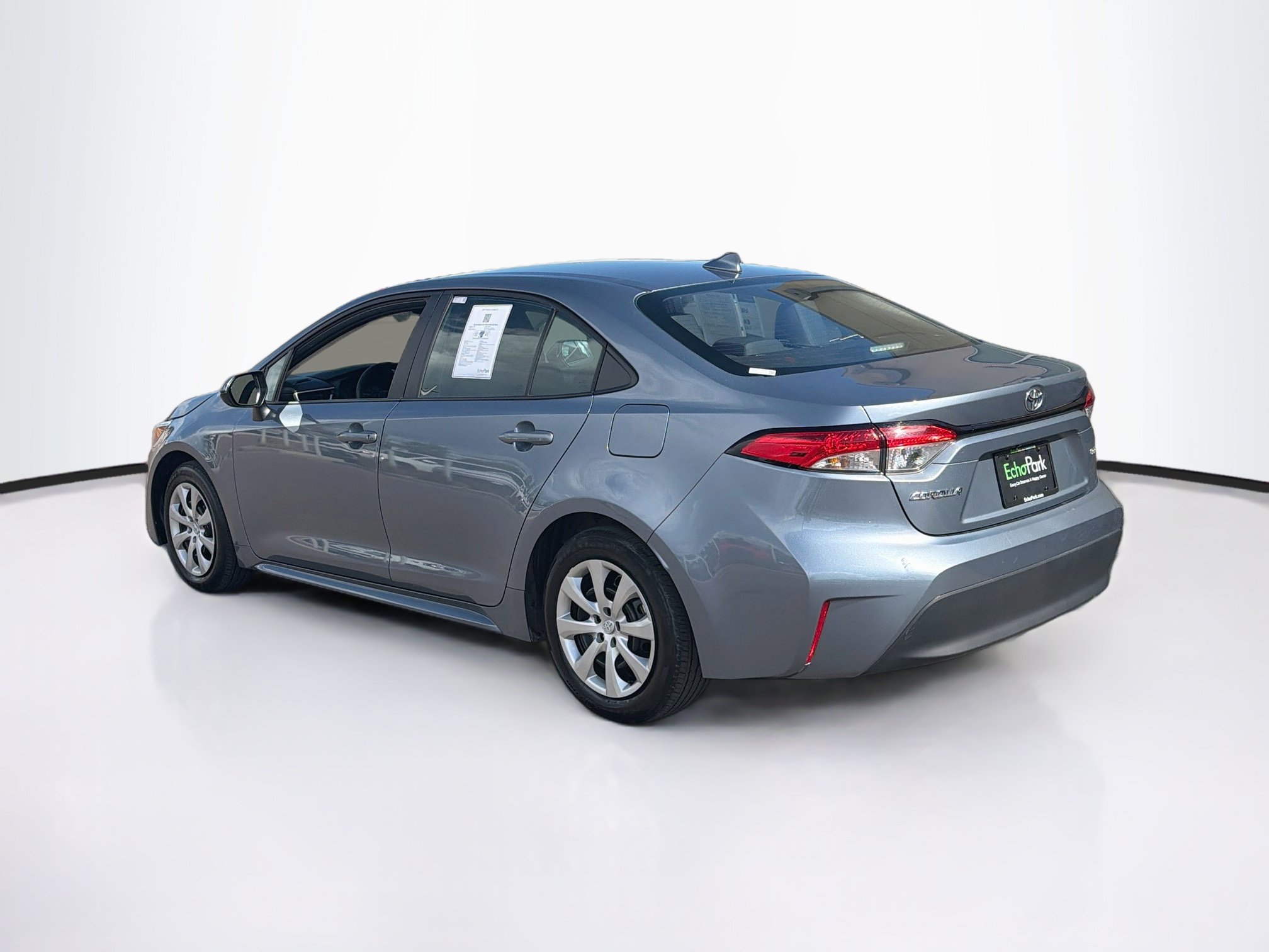 Used 2025 Toyota Corolla LE FWD image 5