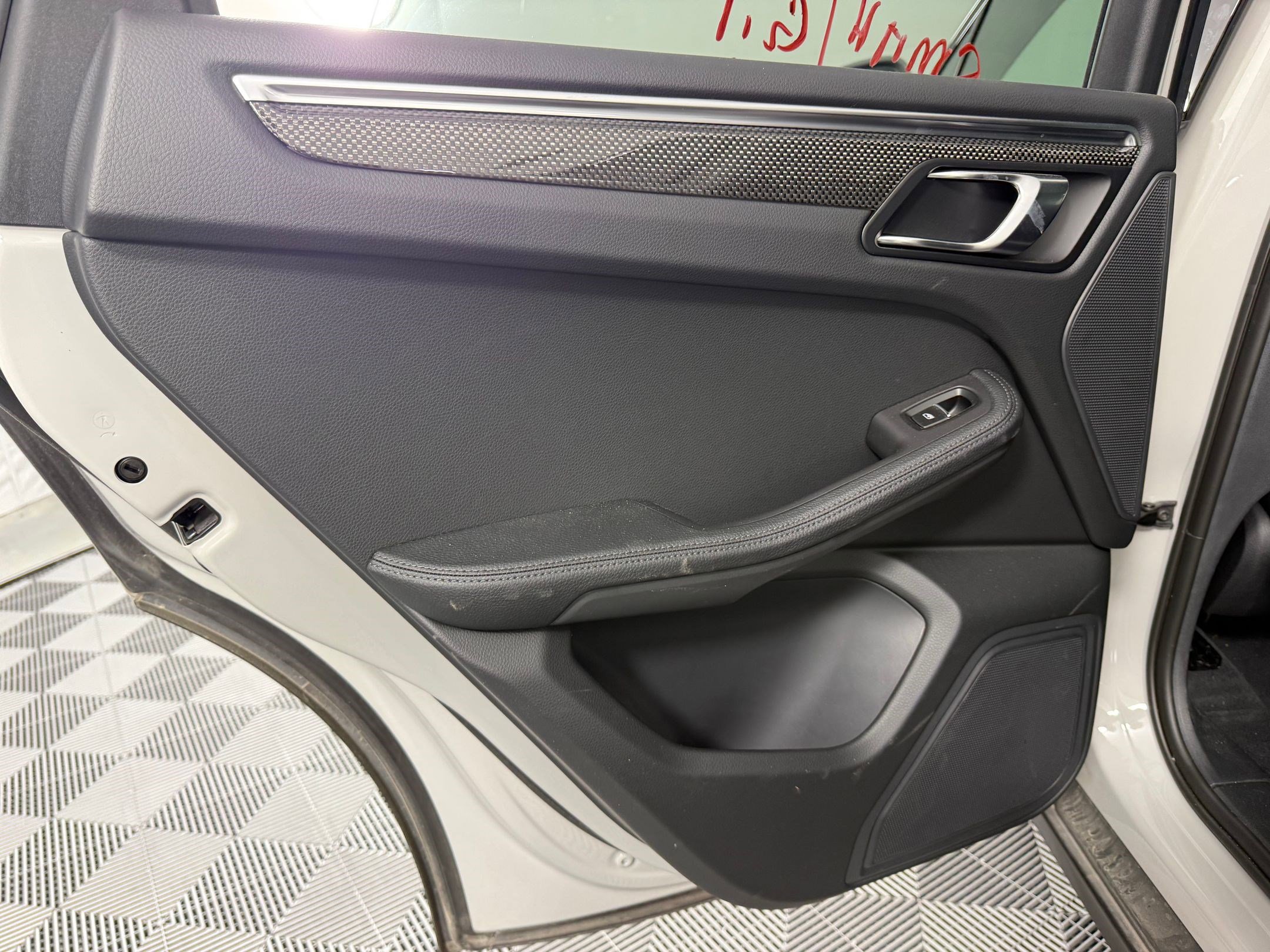 Certified 2024 Porsche Macan S image 17