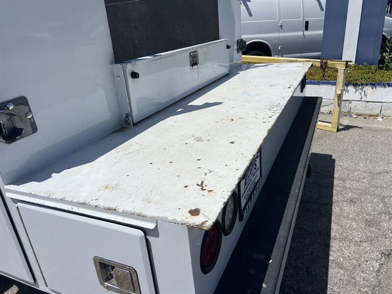 Used 2023 Ford F550 Luxury RWD image 13