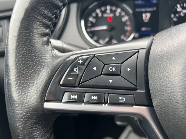 Used 2019 Nissan Rogue SV w/ Premium Package image 18