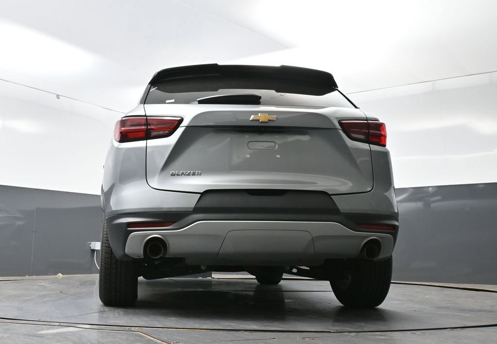 Used 2023 Chevrolet Blazer LT FWD image 31