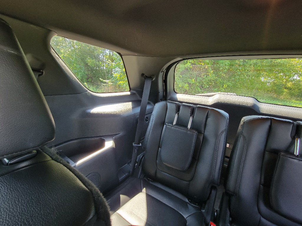 Used 2017 Ford Explorer XLT w/ Equipment Group 202A FWD image 30