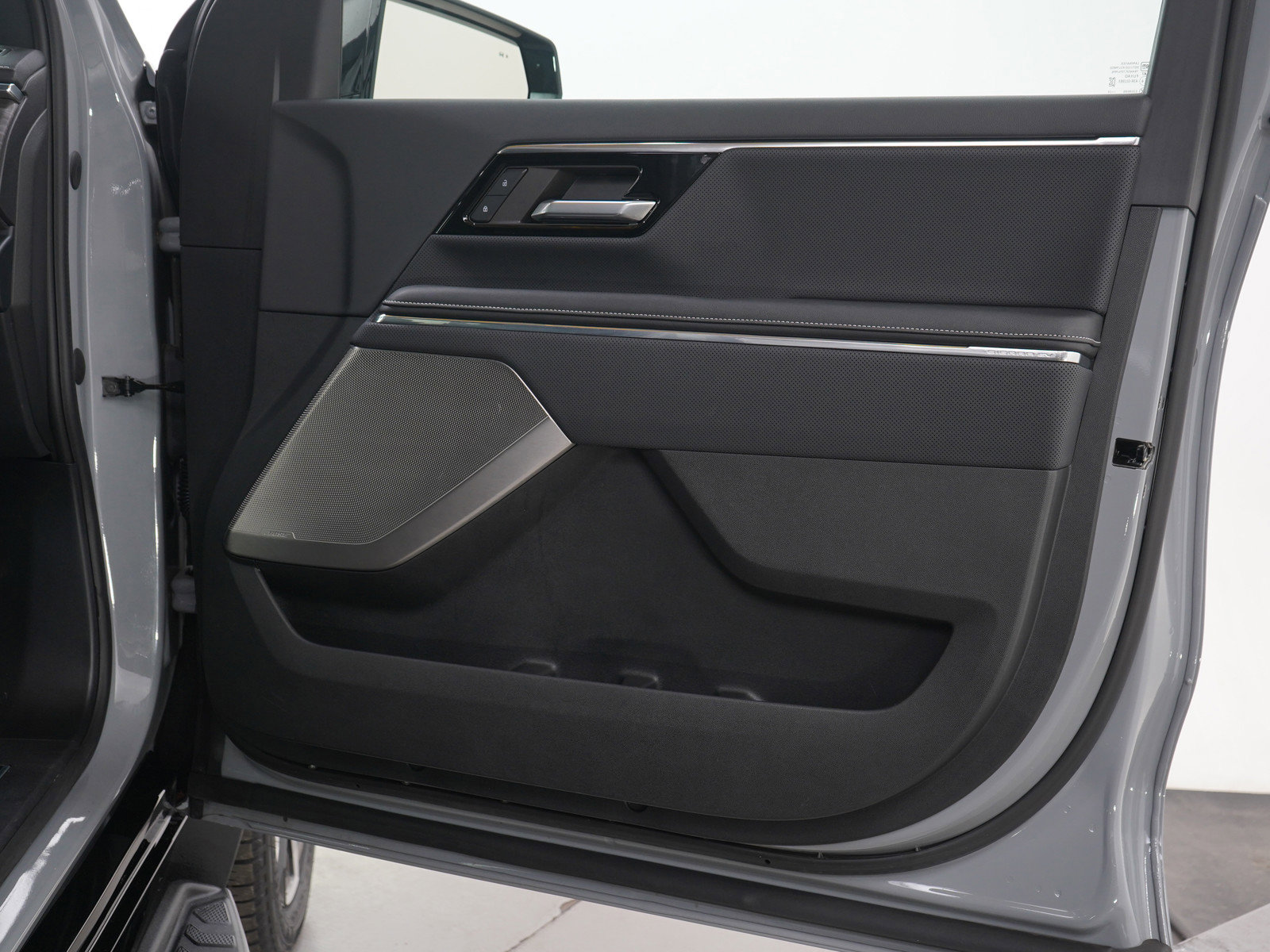 Used 2024 GMC Sierra EV Denali image 12