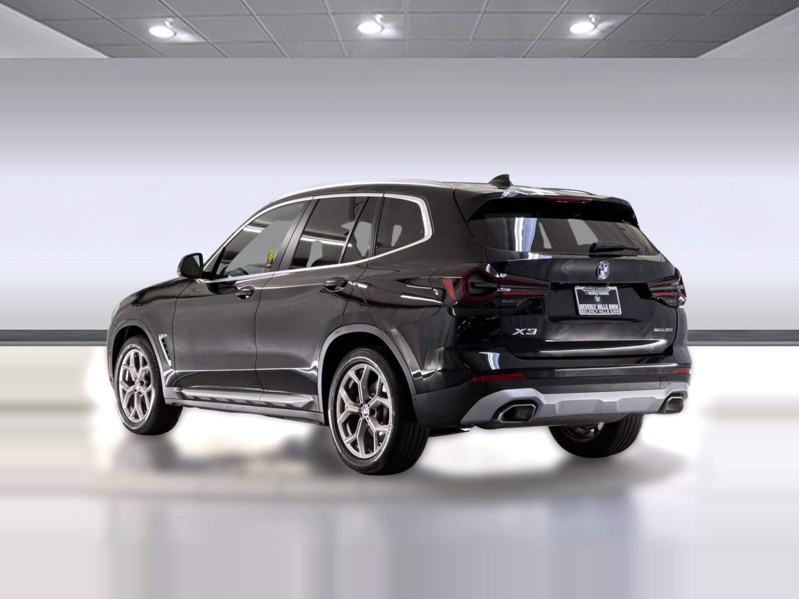 Used 2024 BMW X3 sDrive30i w/ Convenience Package w/ZPA RWD image 3