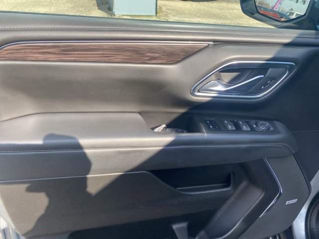 Used 2023 Chevrolet Suburban LT image 17
