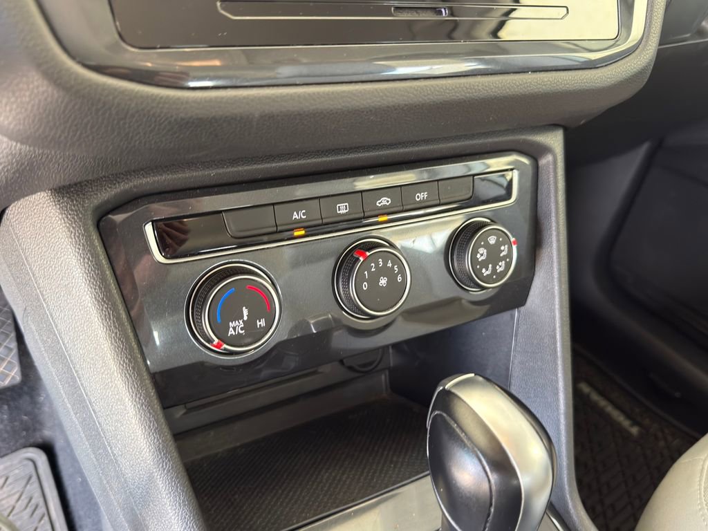 Used 2020 Volkswagen Tiguan S image 14