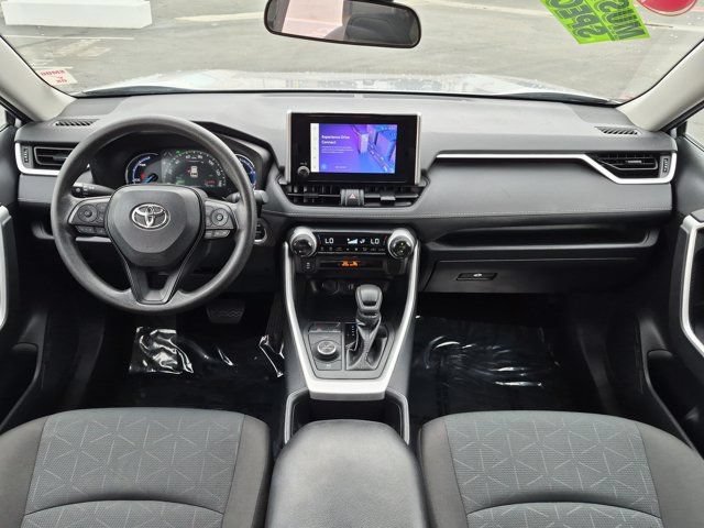 Used 2025 Toyota RAV4 XLE AWD/4WD image 15