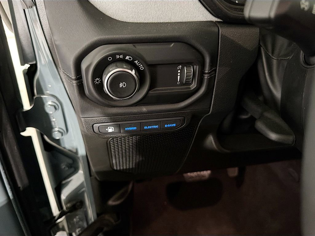 Used 2025 Jeep Wrangler Unlimited Sahara AWD/4WD image 10