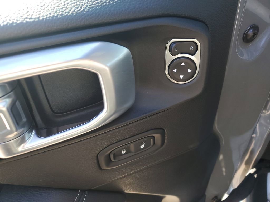 Used 2021 Jeep Wrangler Unlimited Sahara w/ Uconnect 4C Nav & Sound Group image 29