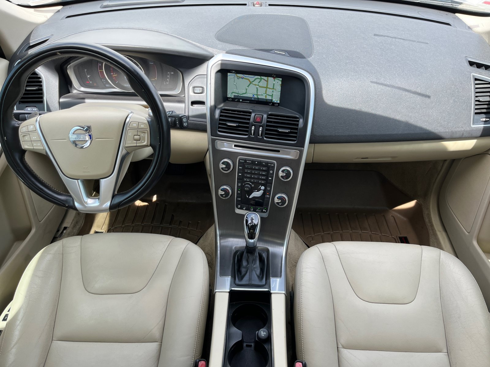 Used 2015 Volvo XC60 T6 Platinum AWD/4WD image 12