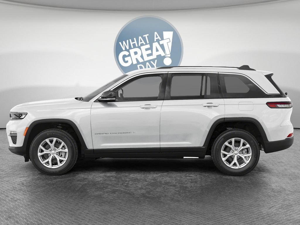 Certified 2023 Jeep Grand Cherokee Laredo AWD/4WD image 3