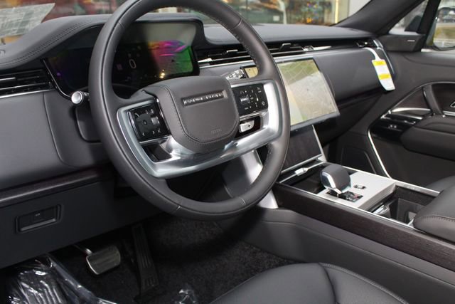 New 2026 Land Rover Range Rover Long Wheelbase SE image 14