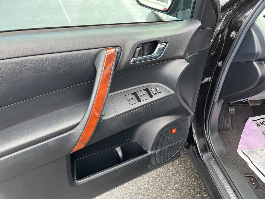 Used 2013 Toyota Highlander Limited image 9