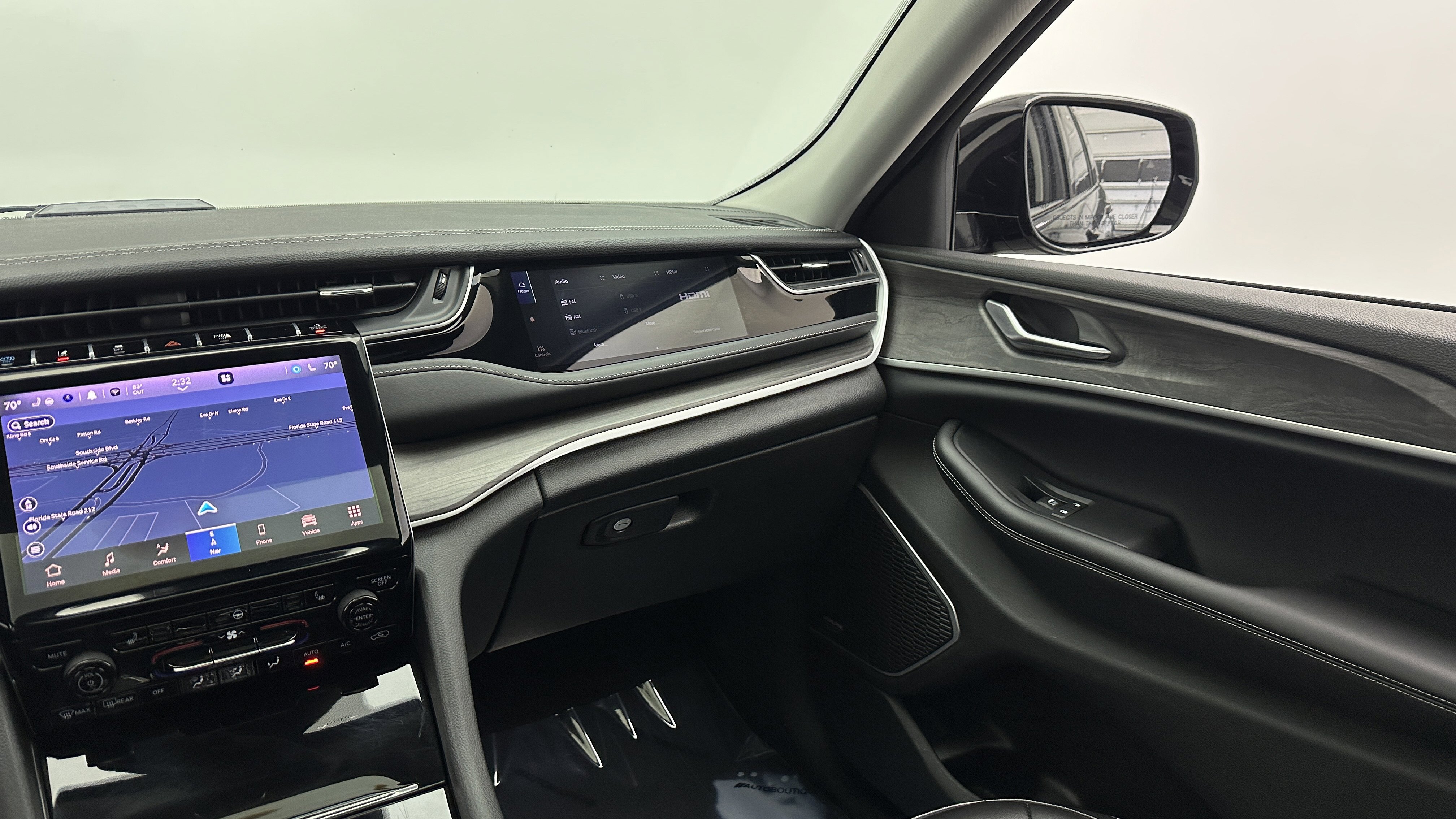 Used 2024 Jeep Grand Cherokee Limited 4xe image 32