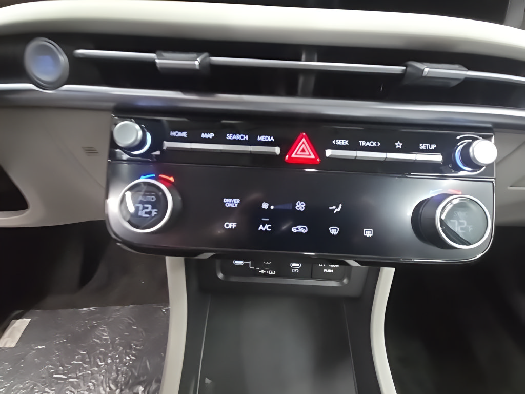New 2026 Hyundai Tucson Blue SE FWD image 32