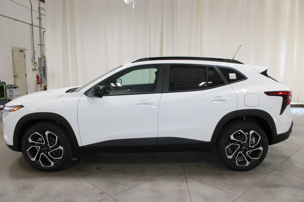 New 2026 Chevrolet Trax RS w/ Sunroof Package FWD image 6