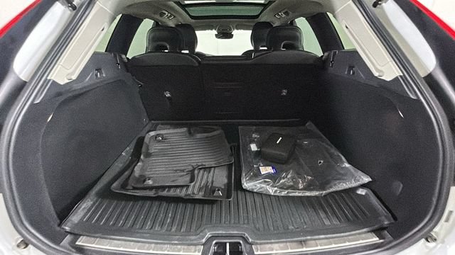 Used 2023 Volvo XC60 B5 Core w/ Climate Package AWD/4WD image 27