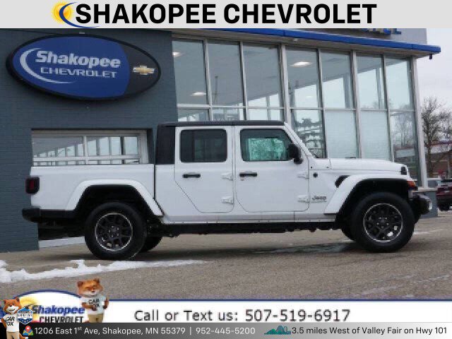 Used 2023 Jeep Gladiator Overland image 2
