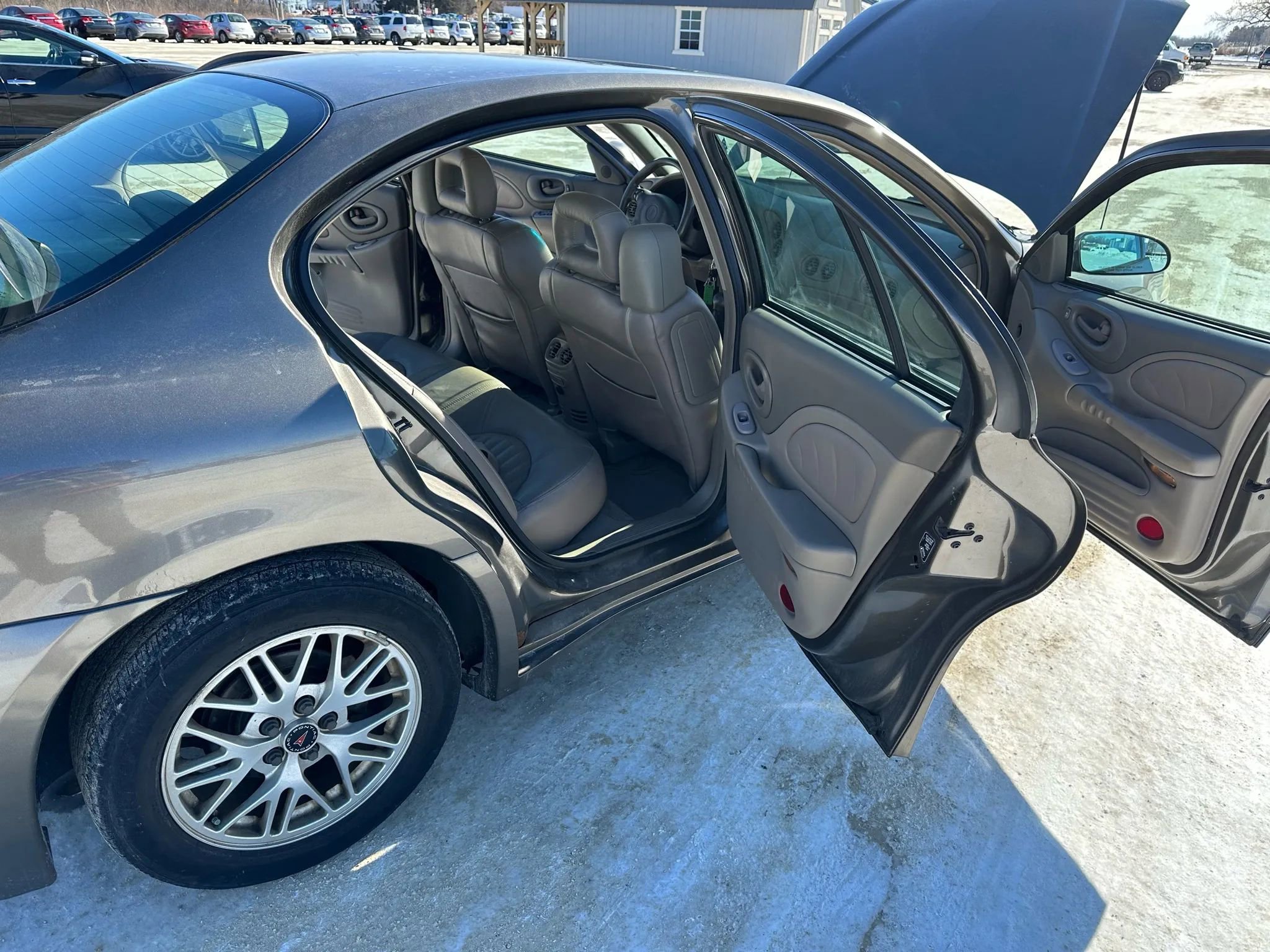 Used 2000 Pontiac Bonneville SLE image 13