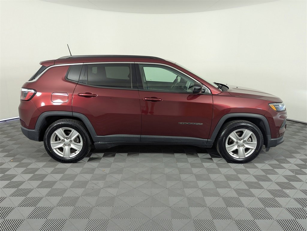 Used 2022 Jeep Compass Latitude image 8