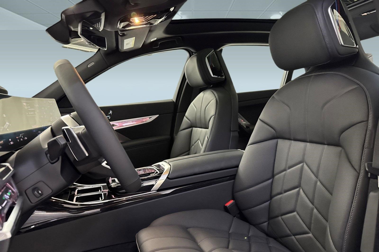 New 2026 BMW i7 eDrive50 w/ Executive Package RWD image 21