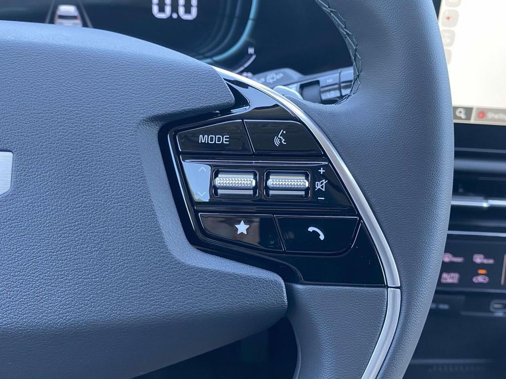 New 2025 Kia Niro EX image 21