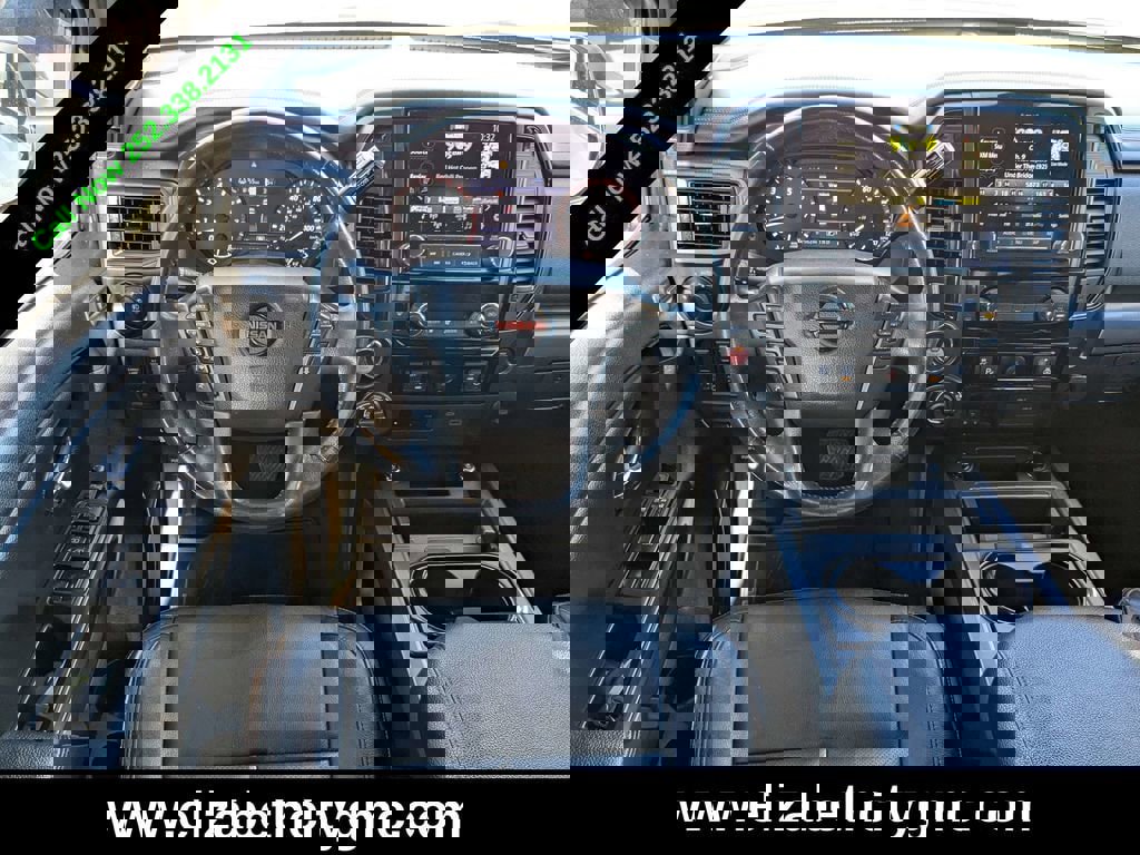 Used 2021 Nissan Titan PRO-4X w/ Pro-4x Convenience Package image 18