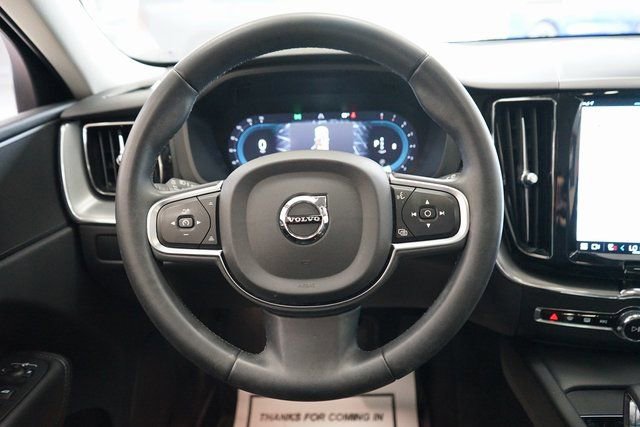 Used 2023 Volvo XC60 B5 Core image 33