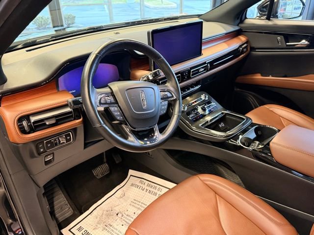 Used 2023 Lincoln Nautilus Reserve image 16