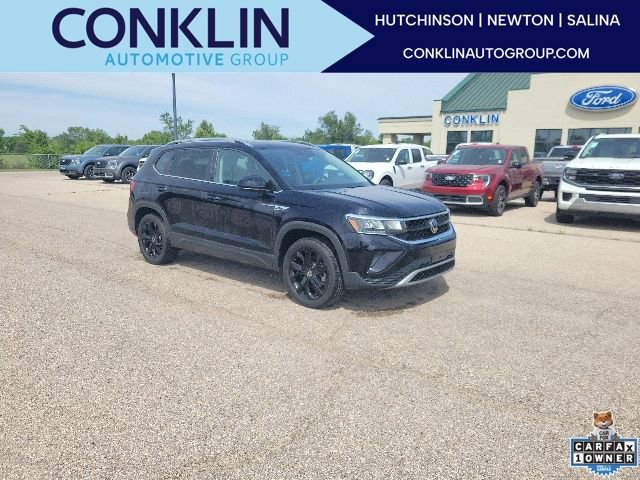 Used 2023 Volkswagen Taos SE AWD/4WD image 1