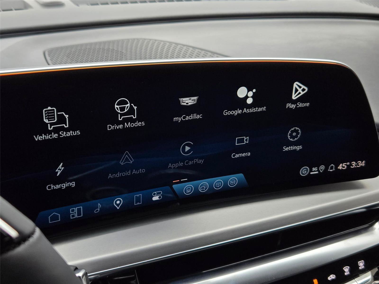 New 2026 Cadillac Lyriq Luxury w/ LPO, Floor Liner Package AWD/4WD image 18