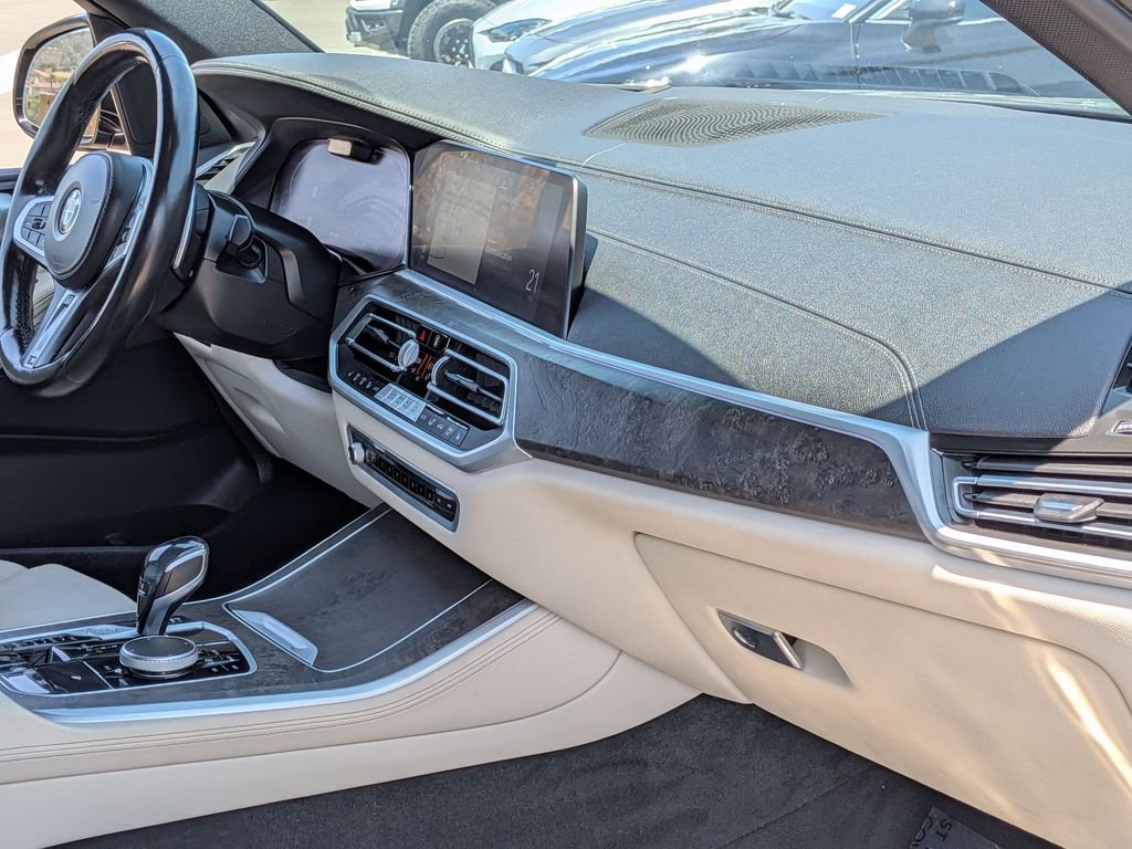 Used 2021 BMW X5 xDrive40i w/ M Sport Package AWD/4WD image 10