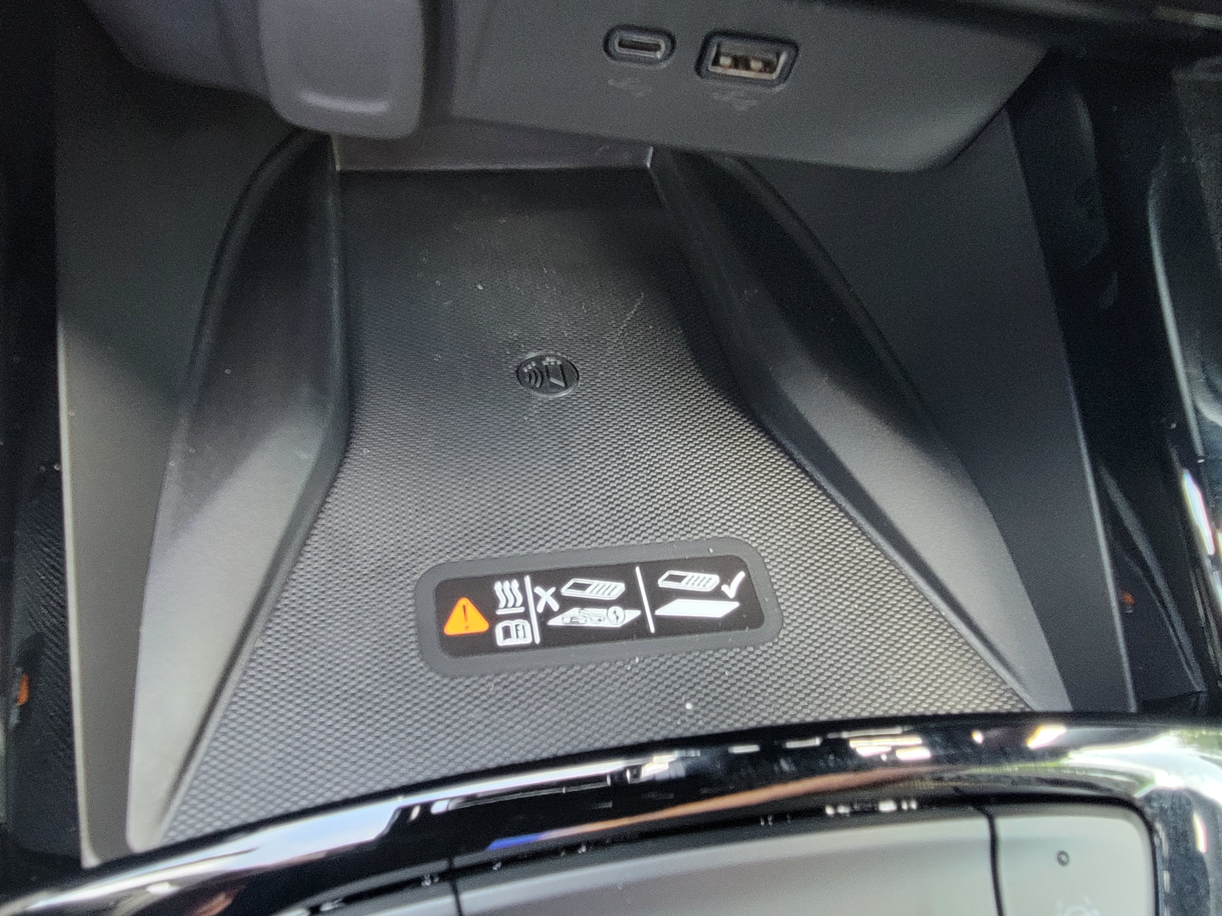 New 2026 Chevrolet Trax RS w/ Sunroof Package FWD image 17