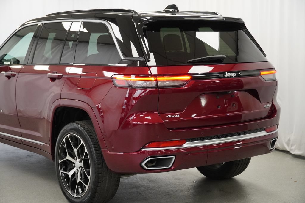 Certified 2025 Jeep Grand Cherokee Summit AWD/4WD image 12