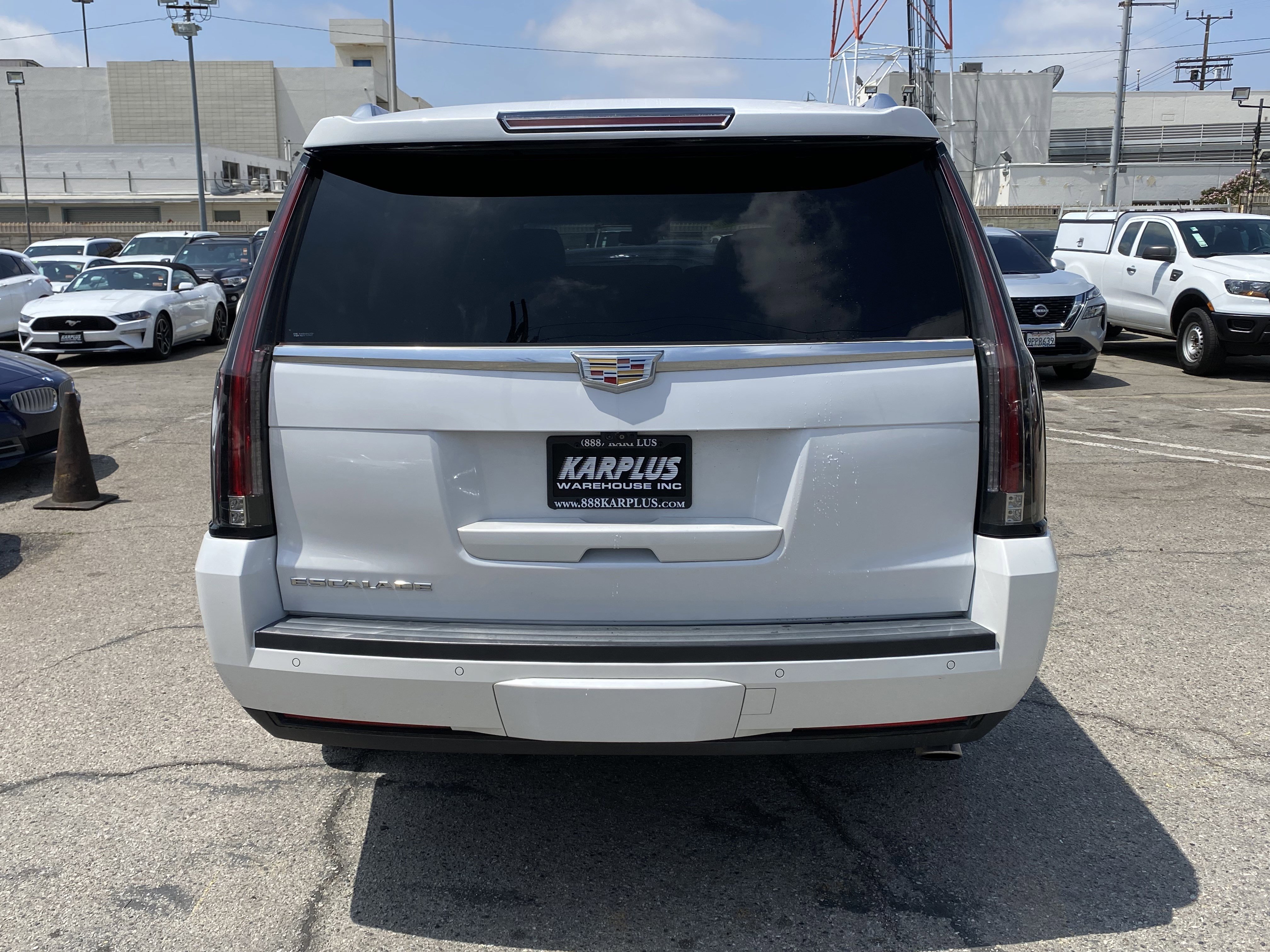 Used 2017 Cadillac Escalade ESV Premium Luxury RWD image 8