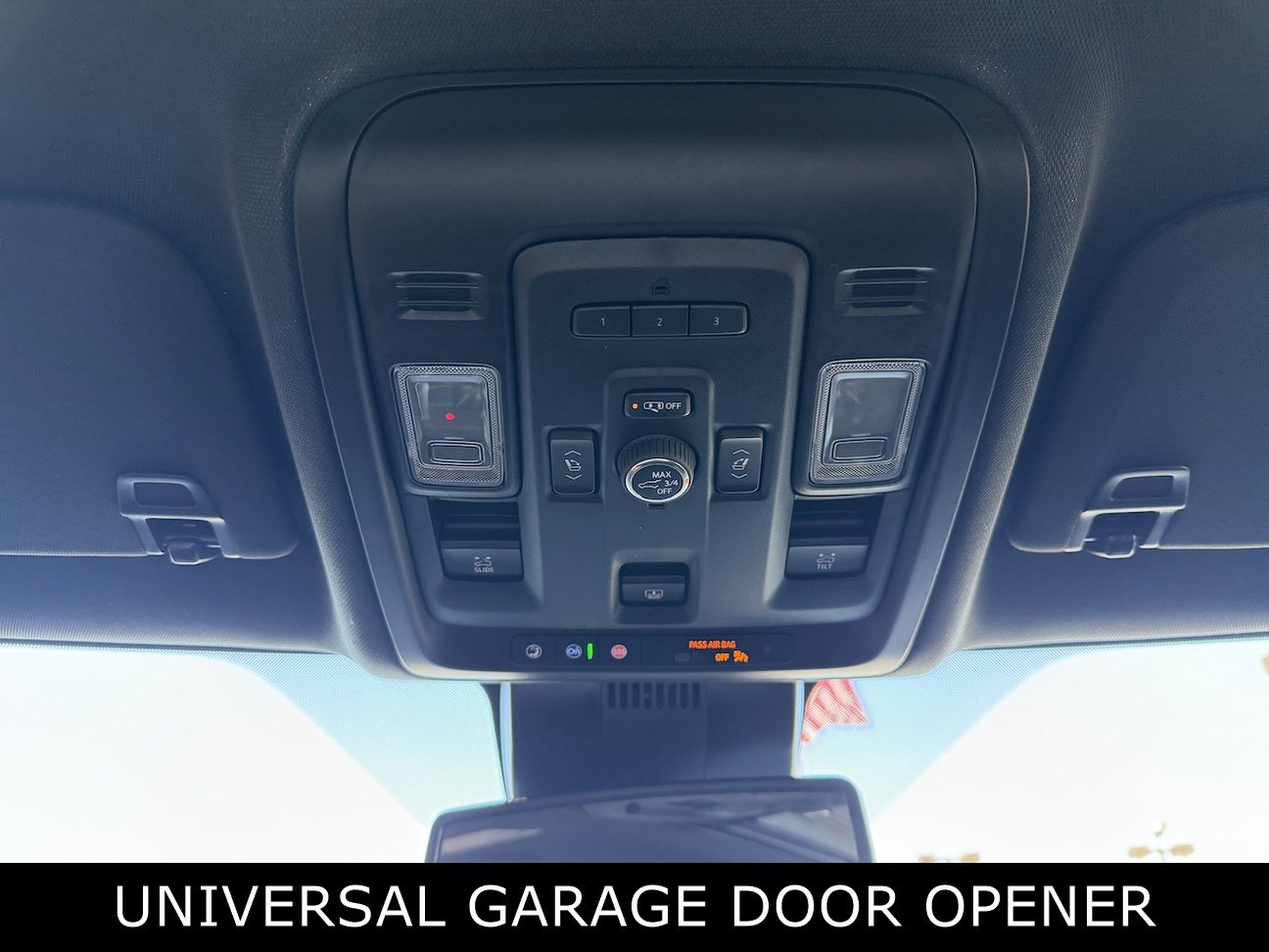 Used 2023 GMC Yukon XL SLT w/ SLT Luxury Package image 22