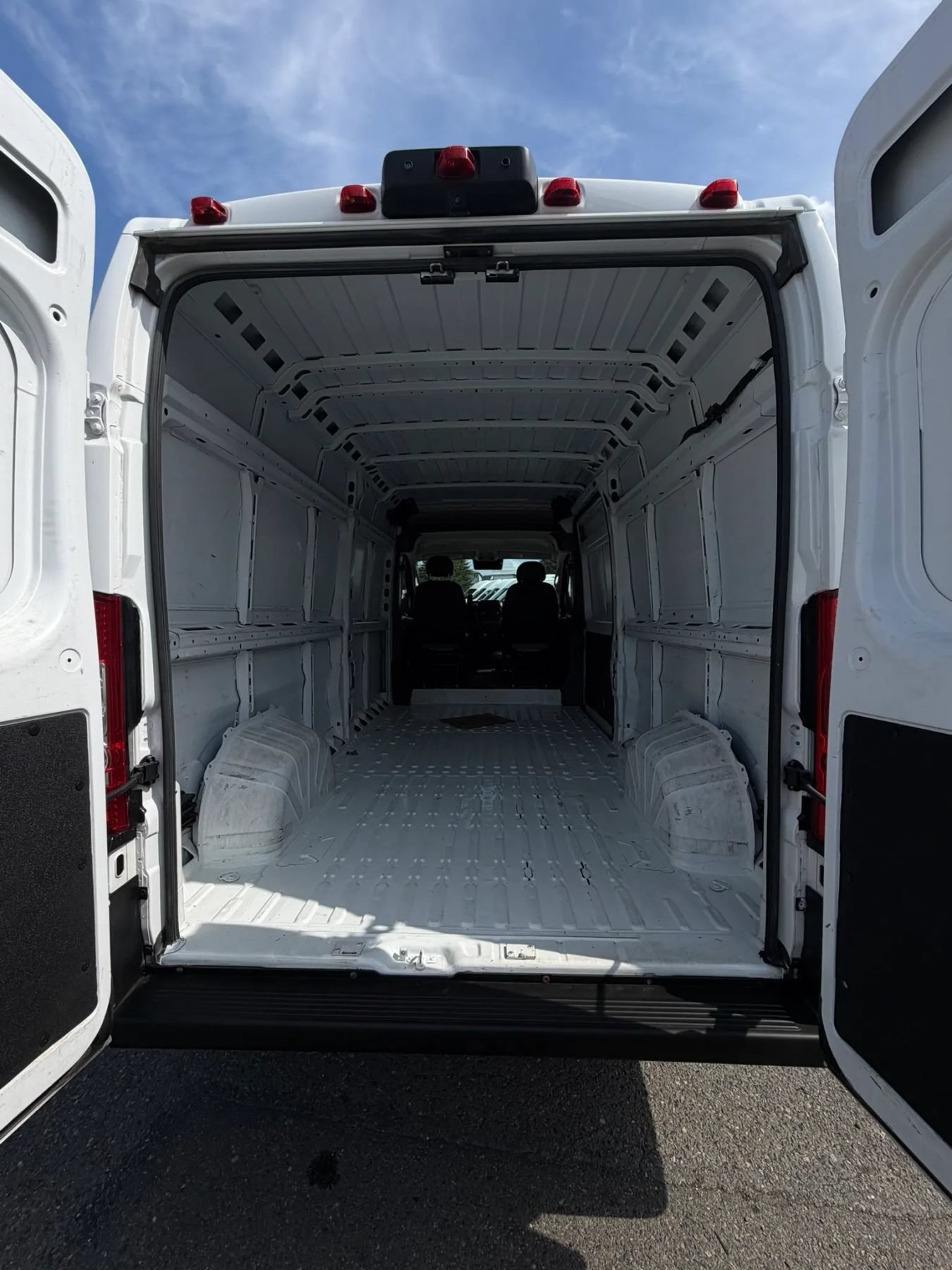 Used 2023 RAM ProMaster 2500 FWD image 13
