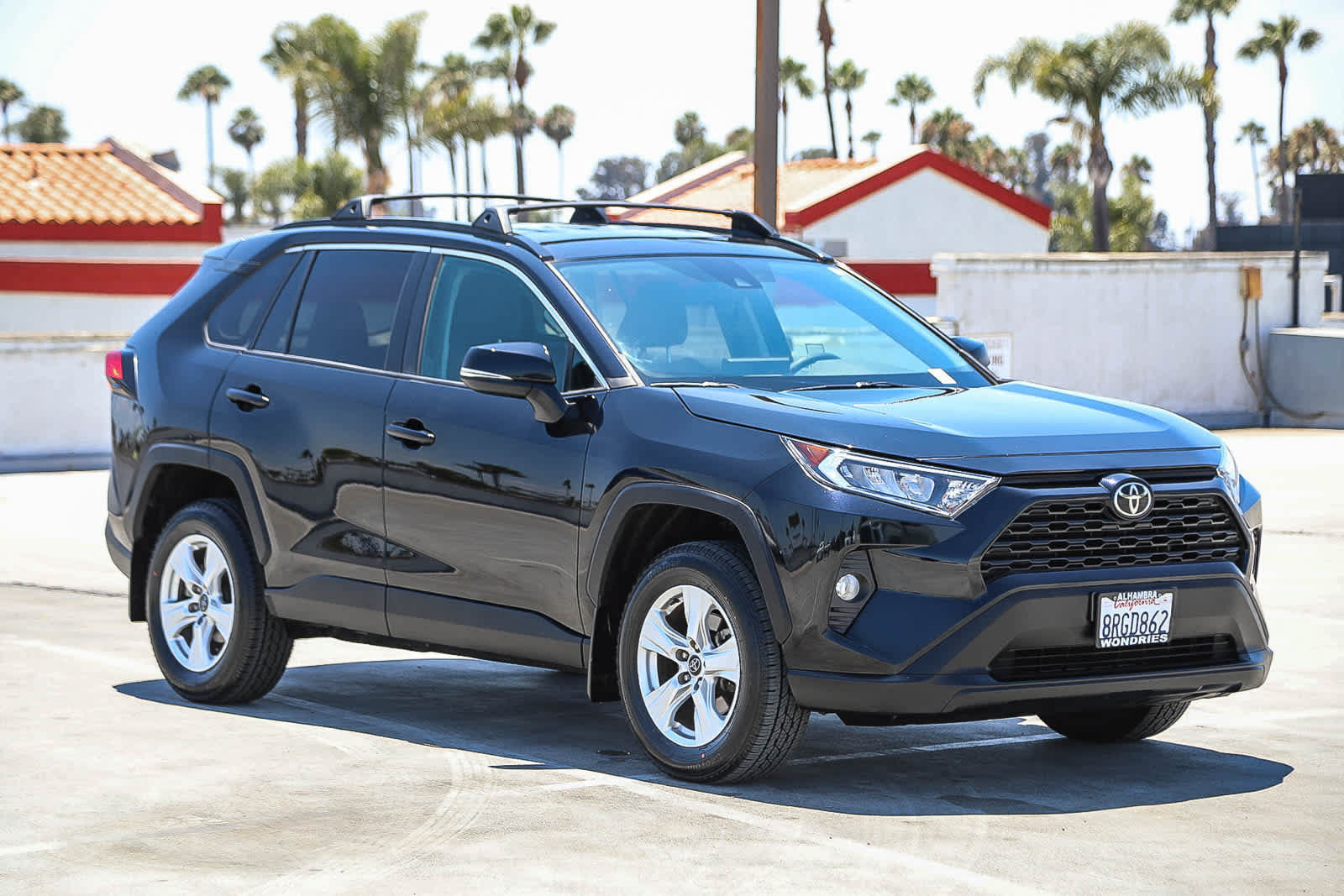 Certified 2020 Toyota RAV4 XLE w/ Carpet Mat Package FWD image 4