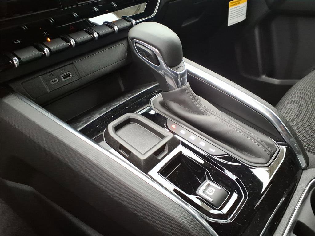 New 2026 GMC Canyon Elevation w/ Convenience Package image 15