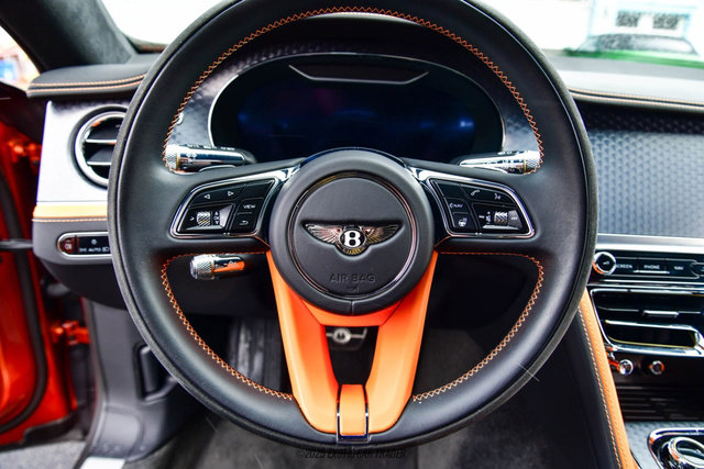 Used 2024 Bentley Flying Spur W12 image 35