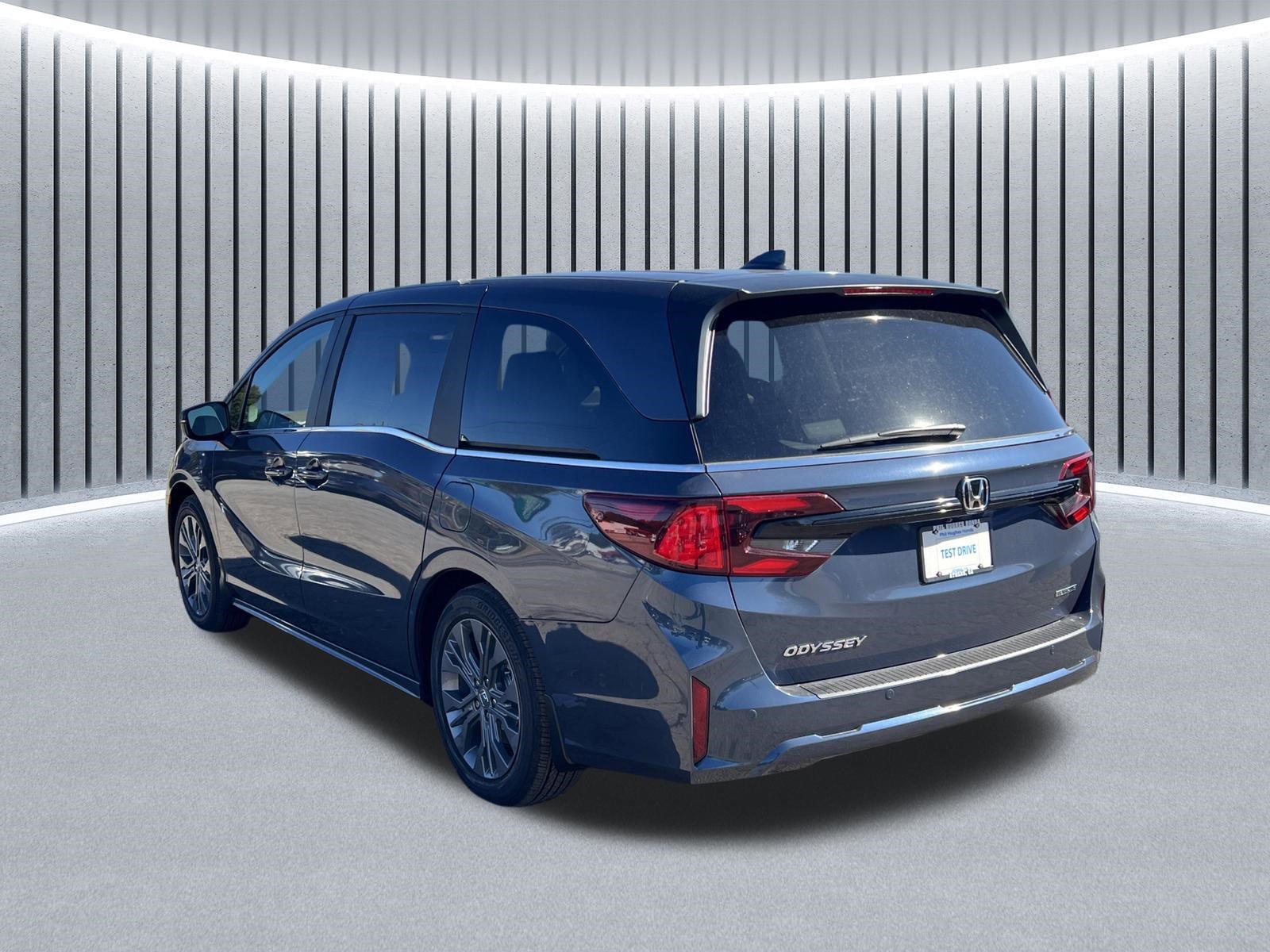 New 2026 Honda Odyssey Touring image 7