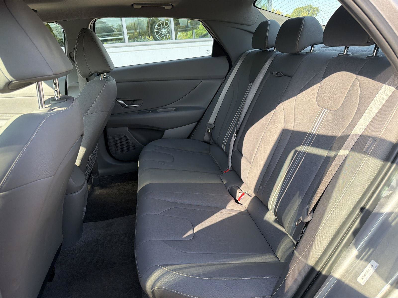 Used 2025 Hyundai Elantra SEL FWD image 33