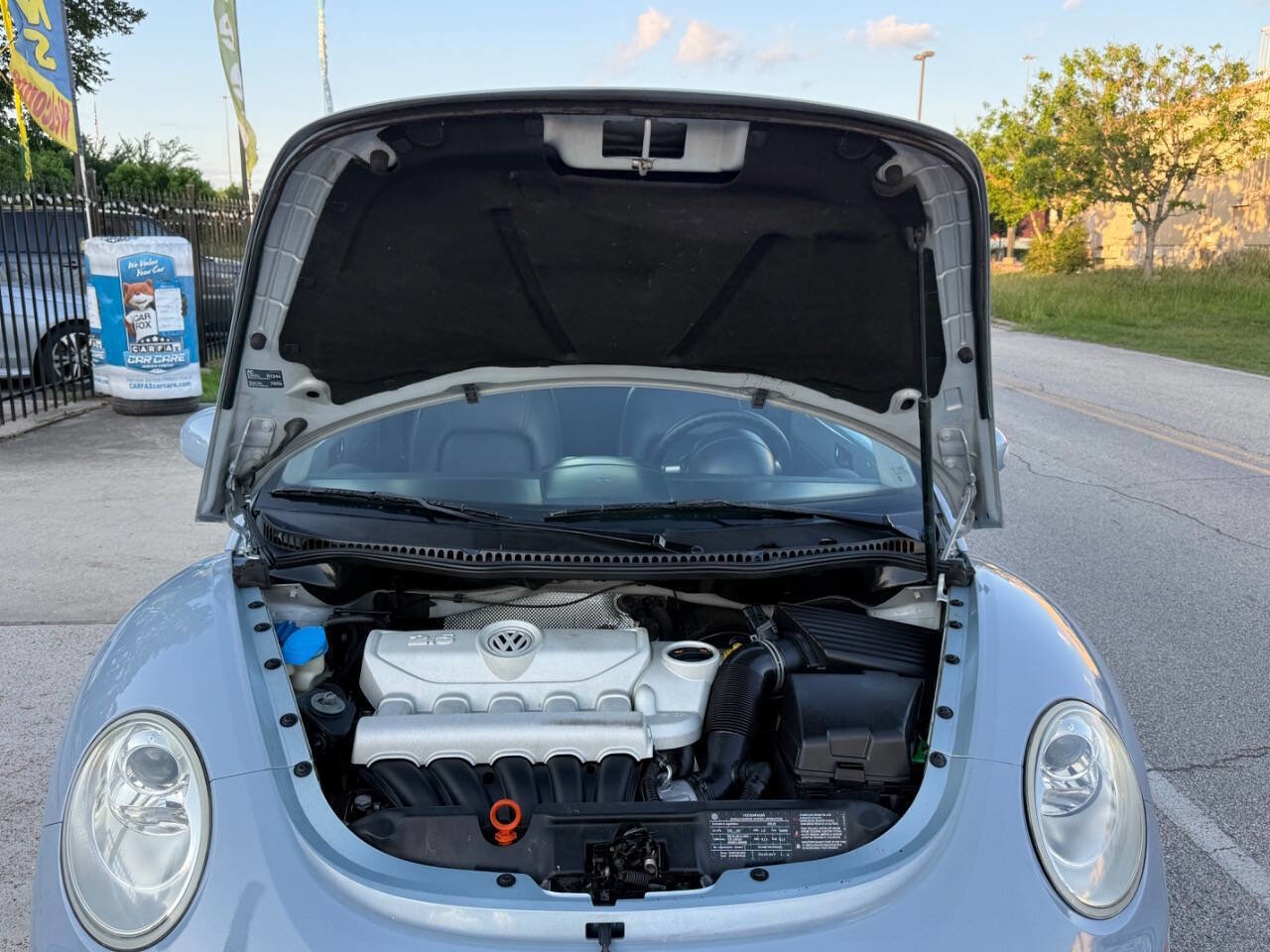 Used 2010 Volkswagen Beetle Coupe FWD image 11