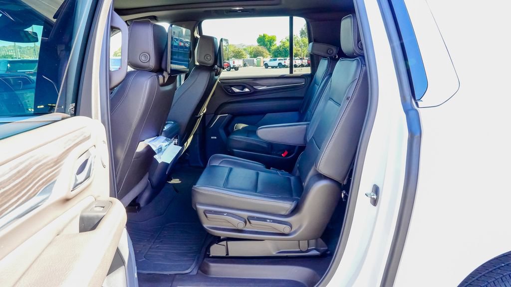 Used 2023 GMC Yukon XL Denali AWD/4WD image 13